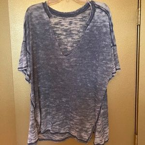 We the Free - Size M V-neck Oversized “Burn-out” T